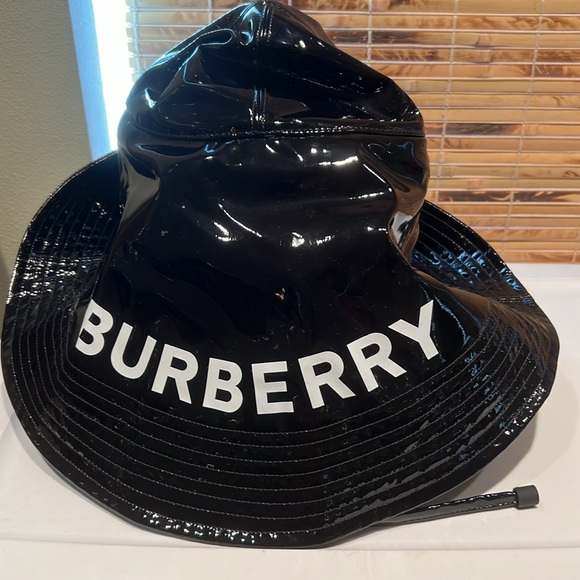 Burberry Black Rain Hat With Front Bill Burberry Logo On Back Ties At Neck M/L - Picture 8 of 8